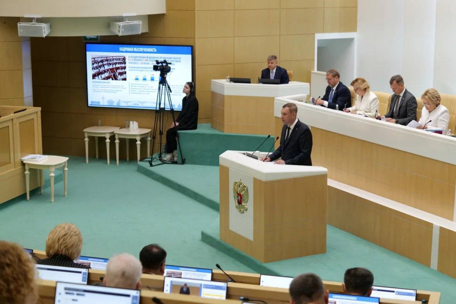 Губернатор в Совете Федерации отметил роль и поддержку Володина в развитии региона 