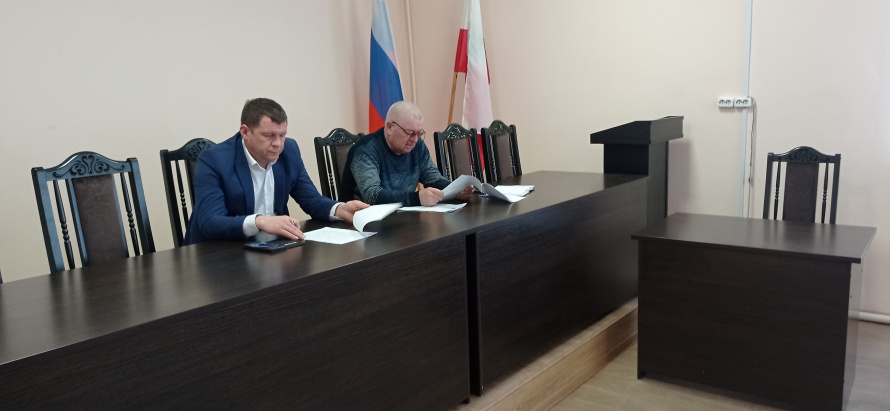 В Администрация Перелюбского в актовом зале администрации состоялось заседание антитеррористической комиссии